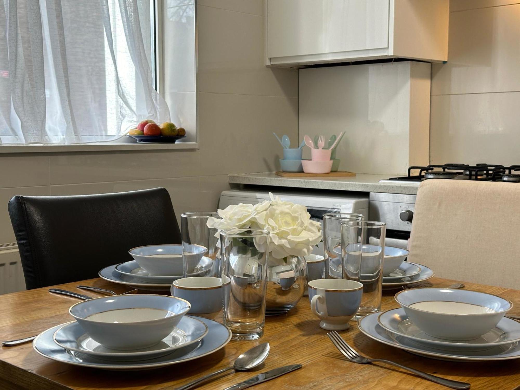 Cosy 3 Bedroom 3 Bathroom Flat With Private Garden- Maida Vale, Near Paddington *